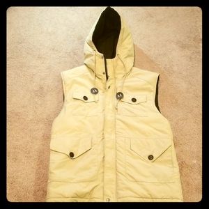 Outer vest with hood